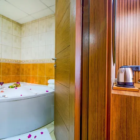 מלון Caria Luxury 4*